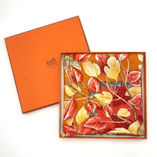 Auth hermes carré d'occasion  Expédié en Belgium