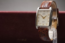 Usado, [Quase em perfeito estado com caixa] SEIKO Dolce 5E31-5000 28mm mostrador dourado quartzo relógio masculino JAPÃO comprar usado  Enviando para Brazil