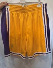 Nba shorts mitchell usato  Torino