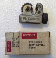 Vintage Ridgid No. 103 mini cortador de tubos para espaços apertados - com caixa comprar usado Vintage Ridgid No. 103 mini cortador de tubos para espaços apertados - com caixa comprar usado  Enviando para Brazil