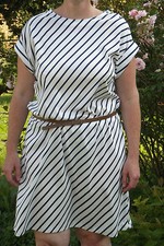 Ancienne jolie robe d'occasion Ancienne jolie robe d'occasion  Pitgam