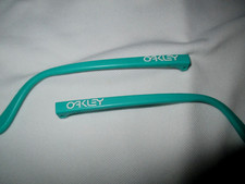 Usado, LÂMINAS DE BARBEAR OAKLEY 2 HASTES DE ORELHA AZUL-PETRÓLEO PEÇA DE BRAÇO RETO BRANCO OAKLEY LEVANTADO BOM comprar usado  Enviando para Brazil