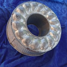 Moule gâteaux ancien d'occasion  Tournay