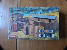 Airfix fort apache d'occasion  Caulnes