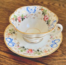 Vintage Vista Alegre Portugal Pé Demitasse Xícara e Pires Laços de Fita Azul comprar usado Vintage Vista Alegre Portugal Pé Demitasse Xícara e Pires Laços de Fita Azul comprar usado  Enviando para Brazil