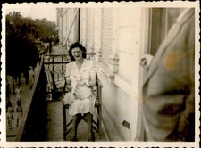 IMR02579 romênia arad mulher roupas vintage gato varanda foto 6x9 cm comprar usado  Enviando para Brazil