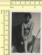Usado, 137 Linda Biquíni Mulher Sentada na Cadeira Retrato de Senhora Varanda Foto Antiga comprar usado  Enviando para Brazil