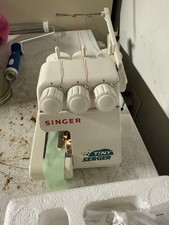 Máquina de overedging elétrica Singer Tiny Serger - (TS380A) comprar usado  Enviando para Brazil