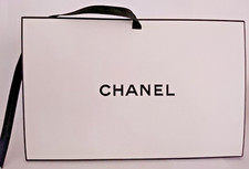 Chanel gift box usato  Italia