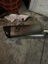 Scarico completo akrapovic usato  Bologna