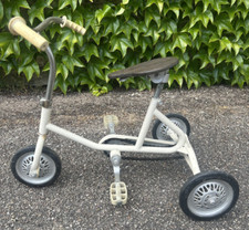 Ancien tricycle enfant d'occasion Ancien tricycle enfant d'occasion  Verdun