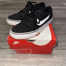 Tênis esportivo Nike tamanho 5.5 (GS) Toki baixo preto lona skate 631558-001 comprar usado  Enviando para Brazil