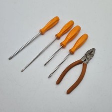 Screwdrivers pliers adaptable usato  Italia