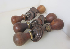 Maçanetas antigas de madeira puxadores placas de ferro madeira OId vintage eduardiano £31 cada comprar usado Maçanetas antigas de madeira puxadores placas de ferro madeira OId vintage eduardiano £31 cada comprar usado  Enviando para Brazil