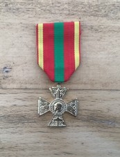 Medaille croix combattant d'occasion  Montebourg