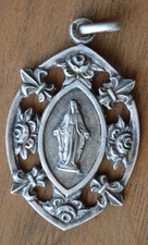 Medaille religieuse argent d'occasion  Saint-Jean-d'Angély