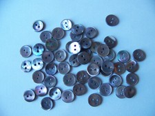 Anciens boutons nacre d'occasion Anciens boutons nacre d'occasion  Dangé-Saint-Romain