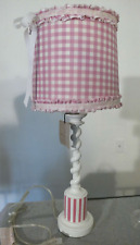 Estação de iluminação nova com etiquetas abajur rosa branco Gingham quarto de bebê menina fita babado comprar usado  Enviando para Brazil