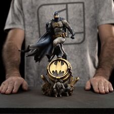 Estátua Iron Studios DC Comics Batman Deluxe escala de arte 1/10 CCXP edição exclusiva comprar usado  Brasil 