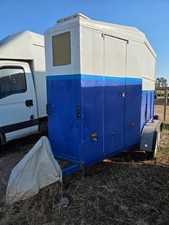 cavalli trailer usato  Roma