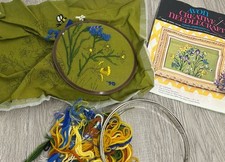 Usado, Kit de bordado Avon Crewel explosão de flores primavera íris abelhas JÁ COMEÇOU comprar usado  Enviando para Brazil