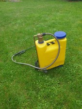 Spruzzatore pompa zaino usato Spruzzatore pompa zaino usato  Spedire a Italy