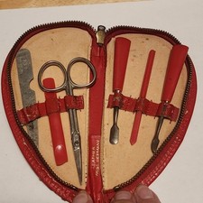 Usado, Kit vintage de manicure/pedicure de viagem em estojo de couro com zíper - Alemanha Ocidental comprar usado  Enviando para Brazil