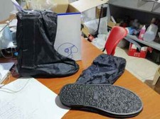 Copriscarpe copristivali motoc usato  San Giovanni la Punta