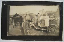 Cartão postal Ragamuffin crianças em carro velho em ambiente pobre década de 1920 RPPC, usado comprar usado  Enviando para Brazil