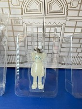 Kaws companion glow d'occasion  Arcueil