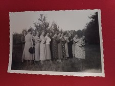 Gruppenfoto lachende frauen gebraucht kaufen  Schönebeck (Elbe)