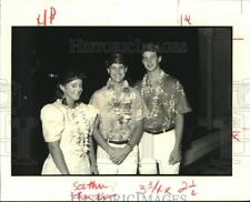 1989 Press Photo Mary Hassinger, Ricky Favor & Michael Favor na festa de estreia, usado comprar usado  Enviando para Brazil