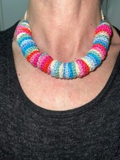 Collana granny uncinetto usato  Fisciano