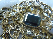 Brosche gold farbig gebraucht kaufen  Kerben, Rüber, Lonnig