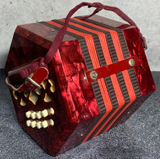 Acordeão Vintage Feito na Itália 20 Botões Pérola Vermelha Concertina Squeezebox FUNCIONA, usado comprar usado  Enviando para Brazil