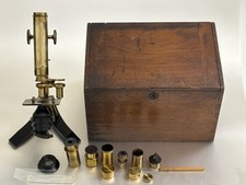 Microscópio antigo de latão J. Zentmayer 1876 com estojo de madeira e acessórios comprar usado  Enviando para Brazil