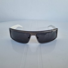 Occhiali sole think usato Occhiali sole think usato  Trinitapoli