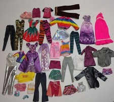 Lote de Muñeca Barbie y Otra Ropa Zapatos y Accesorios segunda mano  Embacar hacia Mexico