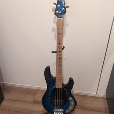 Musicman stingray 2007 d'occasion Musicman stingray 2007 d'occasion  Expédié en France
