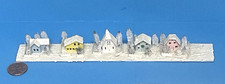 CASA DE MUÑECAS MINIATURA PEQUEÑA CALLE DE NIEVE EN EDIFICIOS Y ÁRBOLES segunda mano  Embacar hacia Mexico