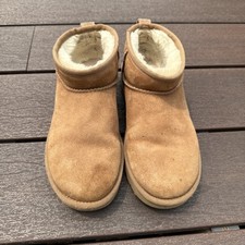 Womens ugg classic for sale  Winnetka