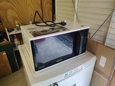 Samsung ms23k3513aw 800 for sale  WAKEFIELD