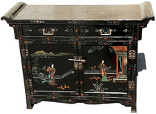 Credenza pagoda decorata usato  Merate