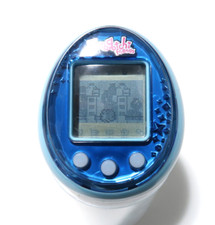 Tamagotchi Bandai Friends gema de safira azul exclusivo europeu inglês testado comprar usado  Enviando para Brazil
