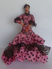 Uma boneca em um traje folclórico espanhol de uma dançarina de flamenco.Década de 1980 comprar usado  Enviando para Brazil