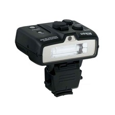 Nikon r200 flash usato  Italia