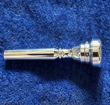 Bocal trompete Giardinelli GT10B comprar usado Bocal trompete Giardinelli GT10B comprar usado  Enviando para Brazil