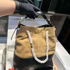Usado, Bolsa tote vintage Chanel 25A bege camurça couro preto acolchoado corrente ombro comprar usado  Enviando para Brazil
