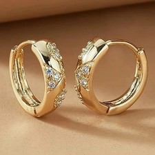 Brincos de argola Huggie folheados a ouro amarelo 14k com corte redondo simulado de diamante comprar usado  Enviando para Brazil