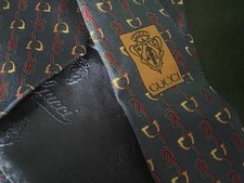 Gucci cravatta uomo usato  Roma